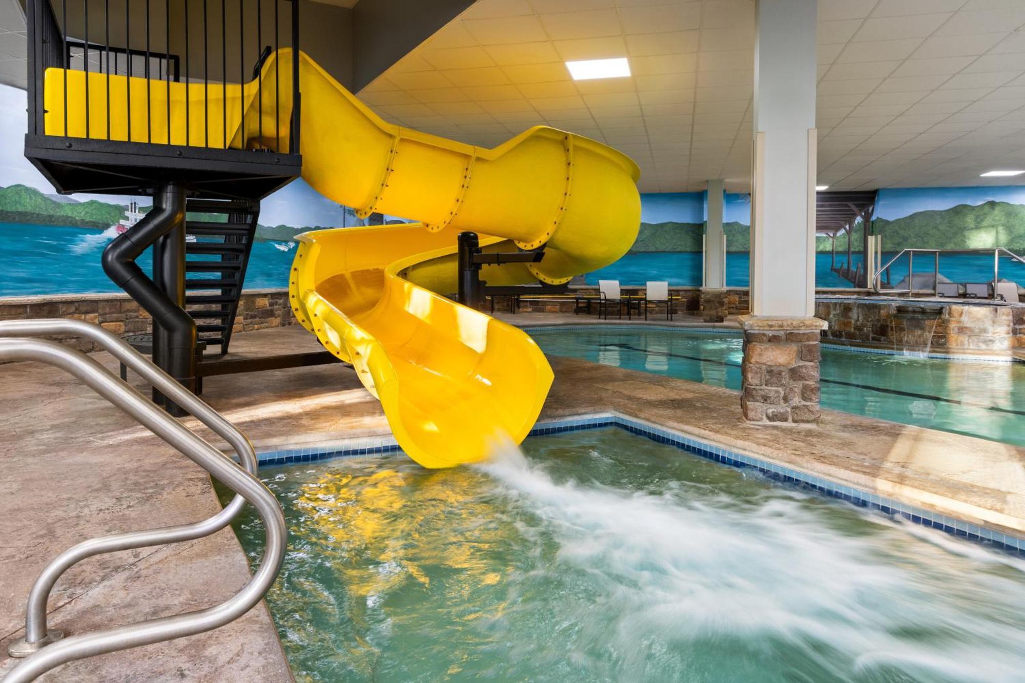 La Quinta Inn & Suites By Wyndham Lake George Exterior foto